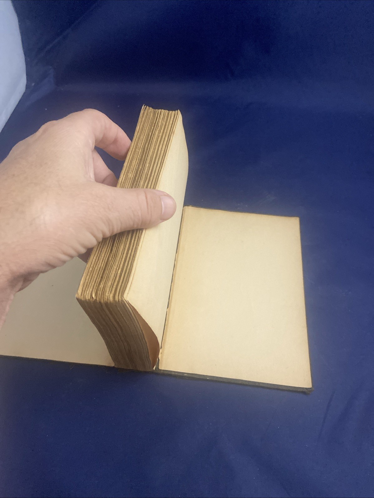 Ernest Hemingway – 1st Edition: A Farewell to Arms (1929 Early Printing)