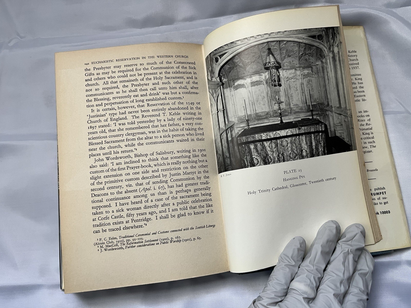 Eucharistic Reservation in the Western Church by Archdale A. King