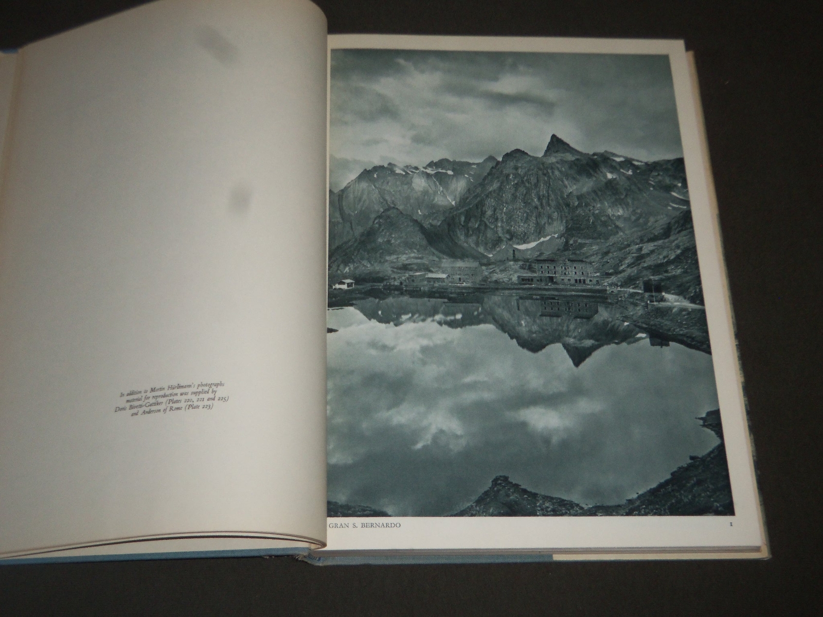 1953 ITALY BY MARTIN HULIMANN HARDCOVER BOOK – NICE PHOTOS – I 484