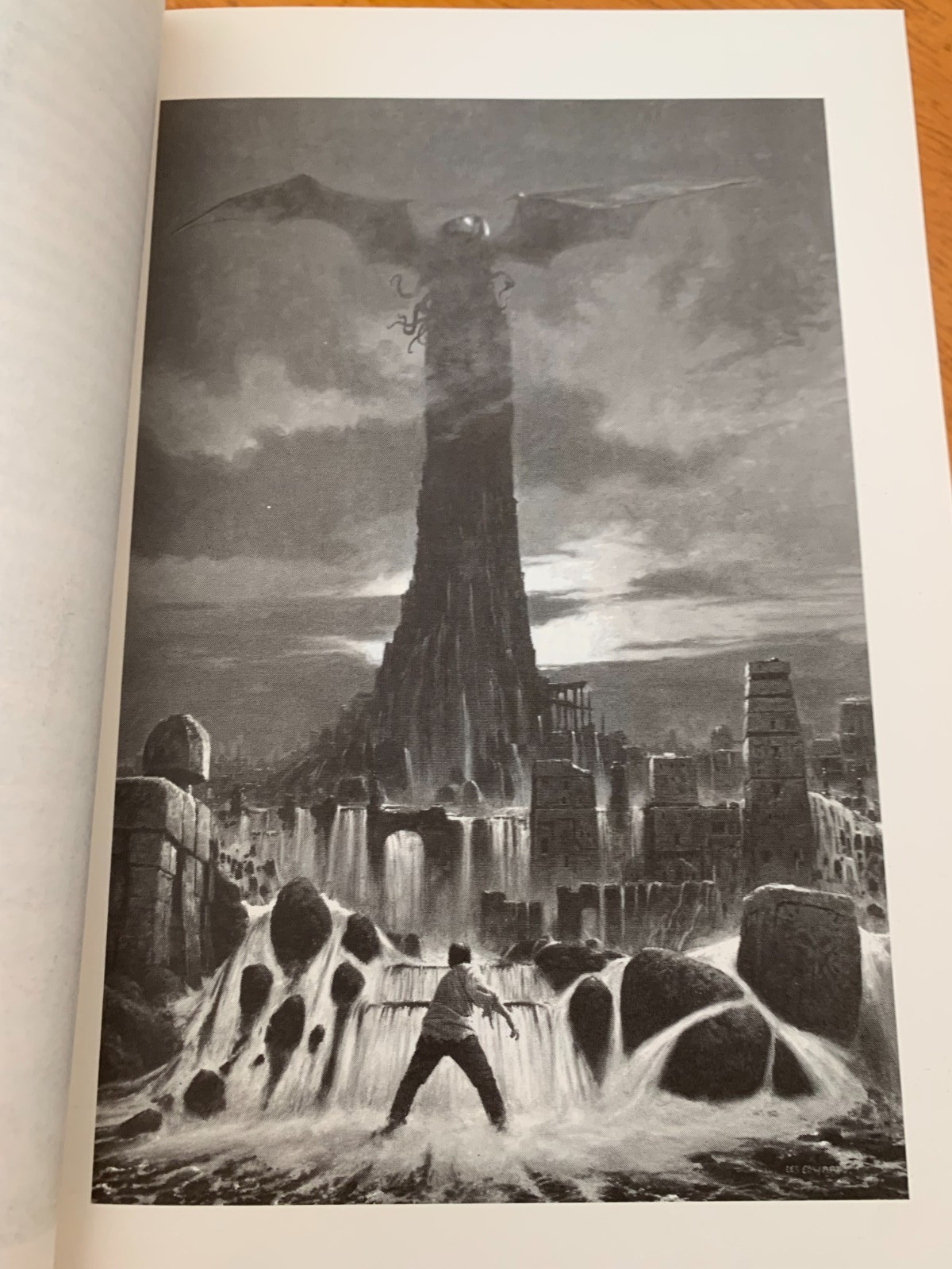 Necronomicon – H.P. Lovecraft – Hard Cover – best (of) Weird Tales perhaps?