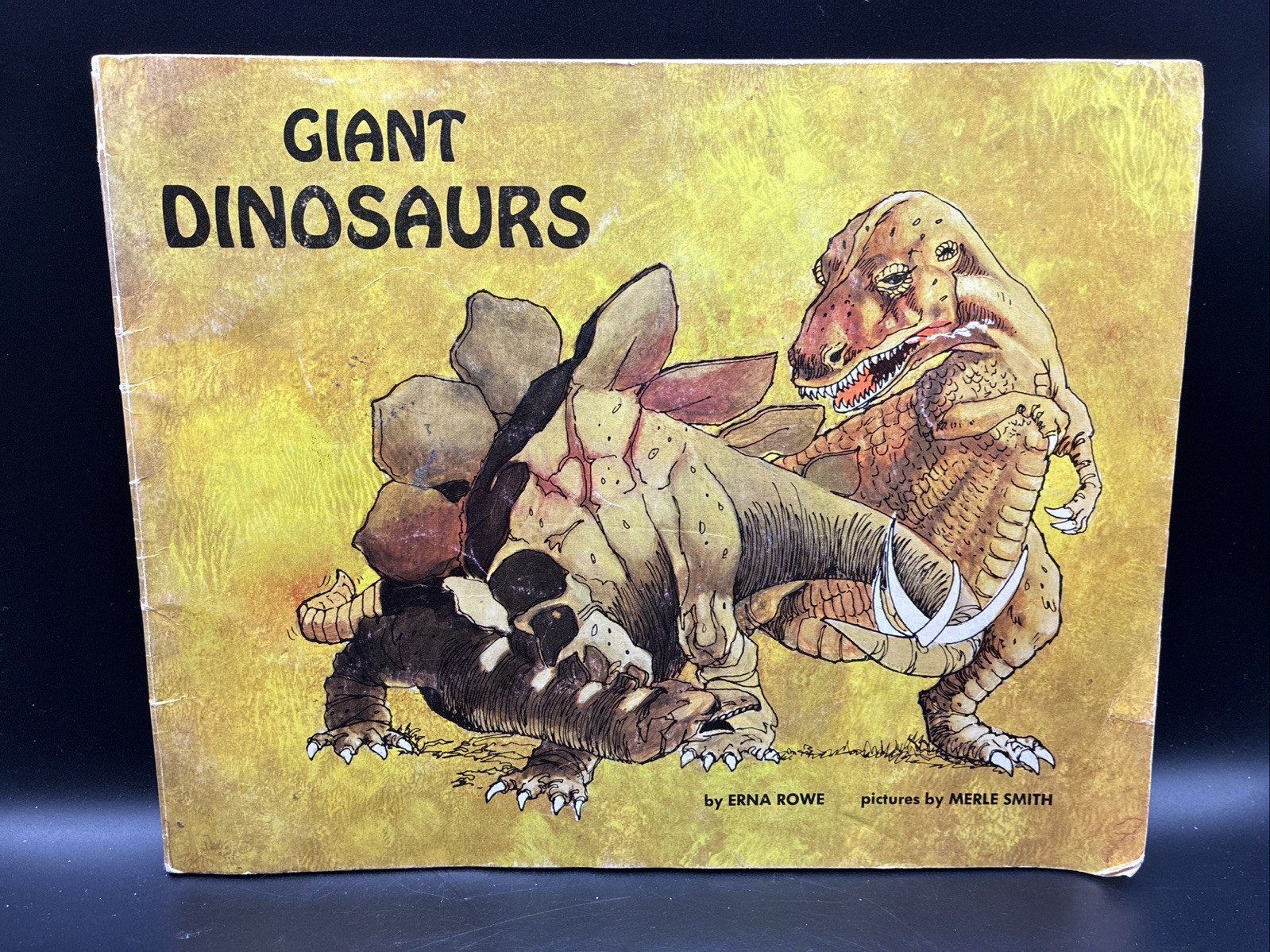 Giant Dinosaurs (Erna Rowe) 1973 Scholastic Paperback