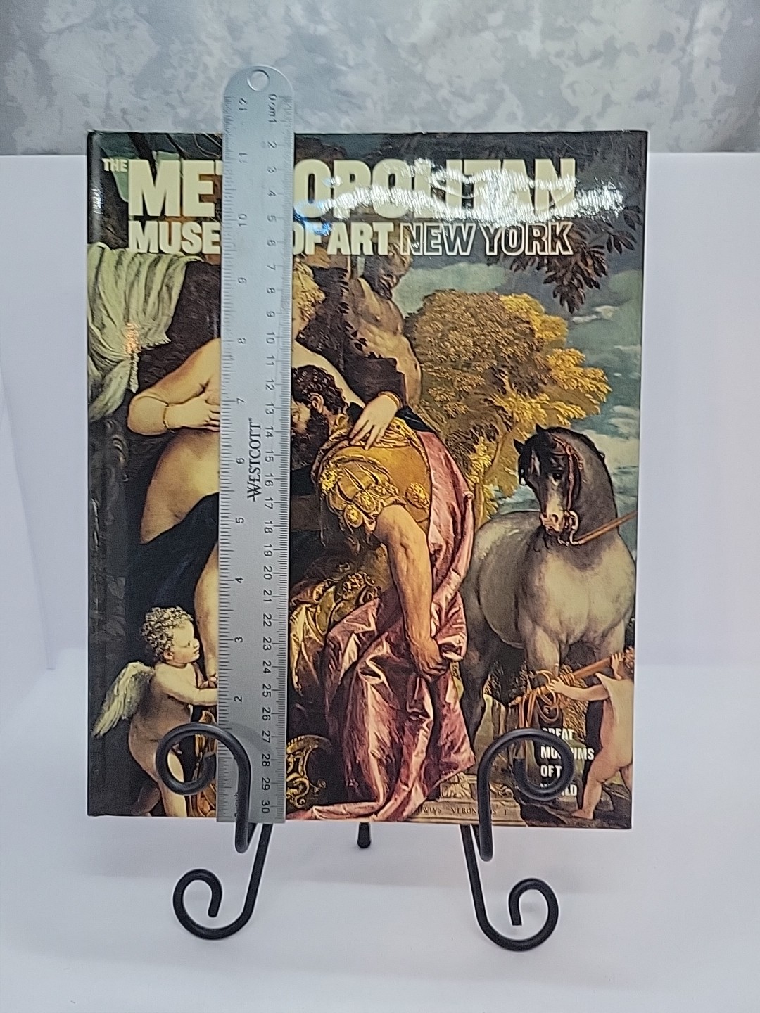 Coffee Table Book The Metropolitan Museum Of Art New York Hardcover Pre-owned