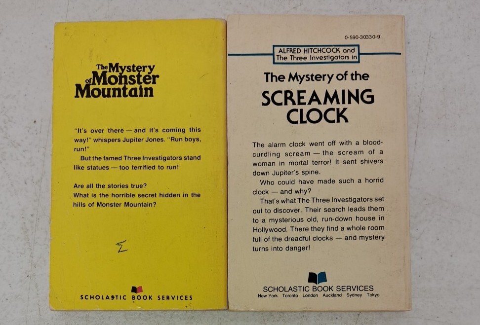 VINTAGE Scholastic 1973-1968 Printings Monster Mountain-Screaming Clock B37