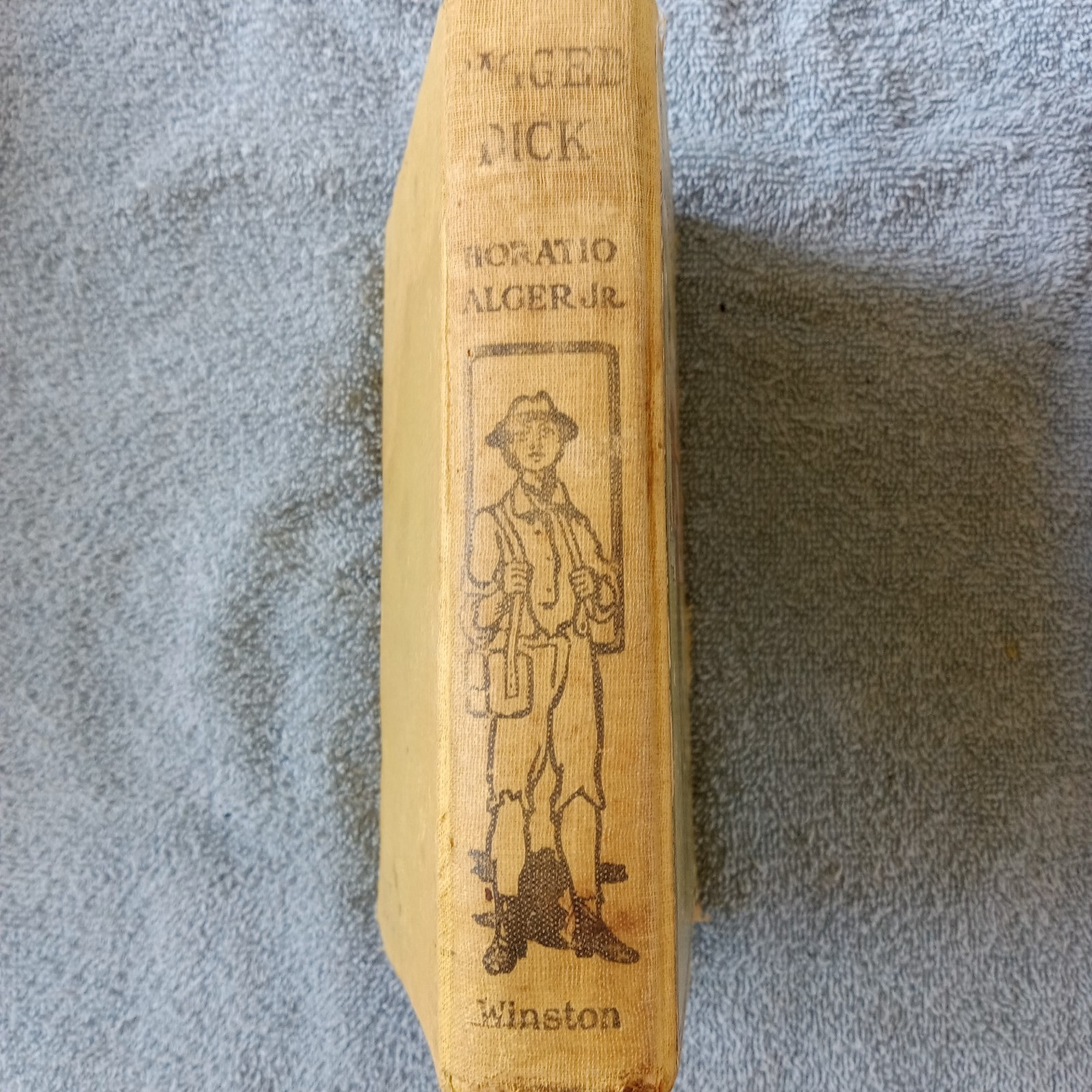 VINTAGE (ANTIQUE ?) NOVEL – HORATIO ALGER, JR – RAGGED DICK – 1916- Hardback –