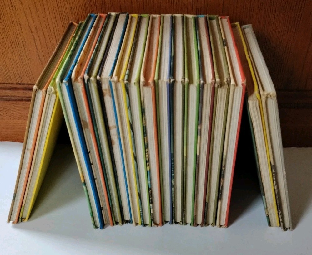 Lot of 17 VTG 1960’s Random House Educational Step Up “Meet” “Do Amazing” Books