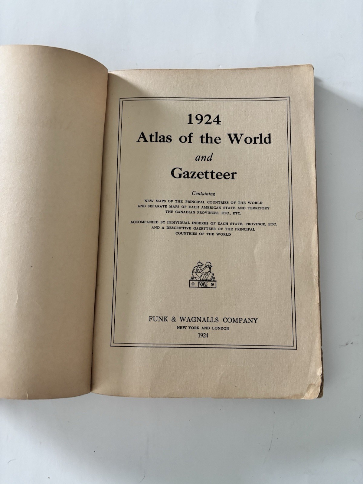 1924 Atlas of the World and Gazetteer Funk & Wagnalls Company, New York & London