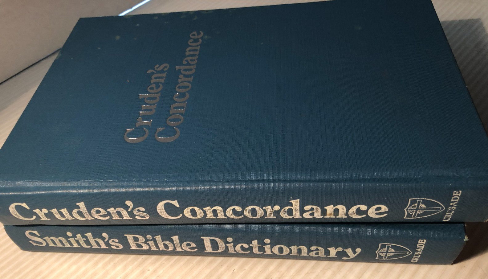 b SMITH’S BIBLE Dictionary & CRUDEN’S Concordance Crusade Bible Publishers