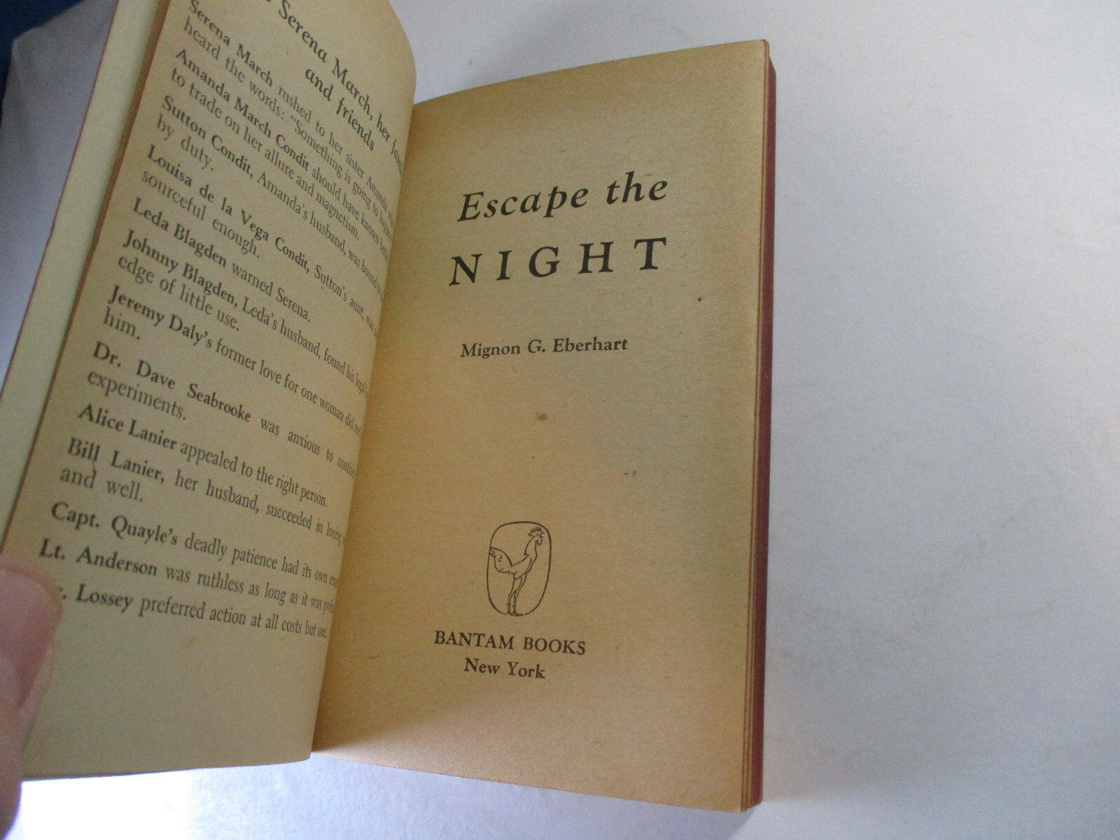 Escape The Night, Mignon Eberhart, Bantam Paperback, 1946