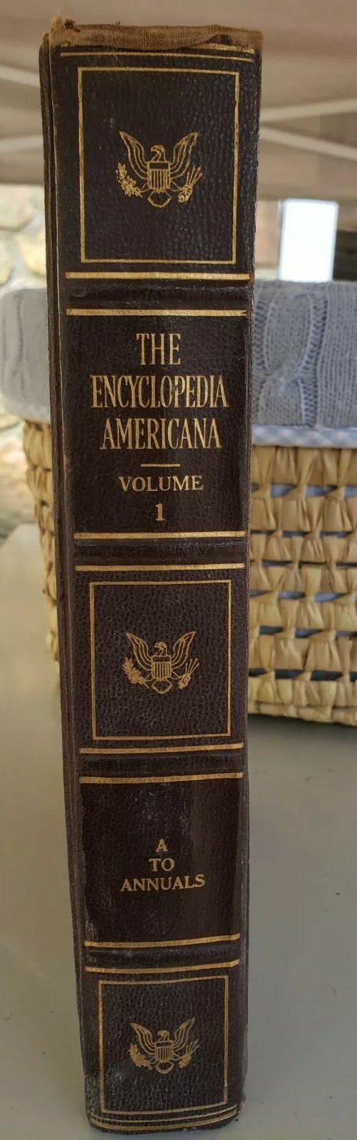 The Encyclopedia Americana Vol. 1-30-1960 Edition choose from 32 volumes. $18 Ea