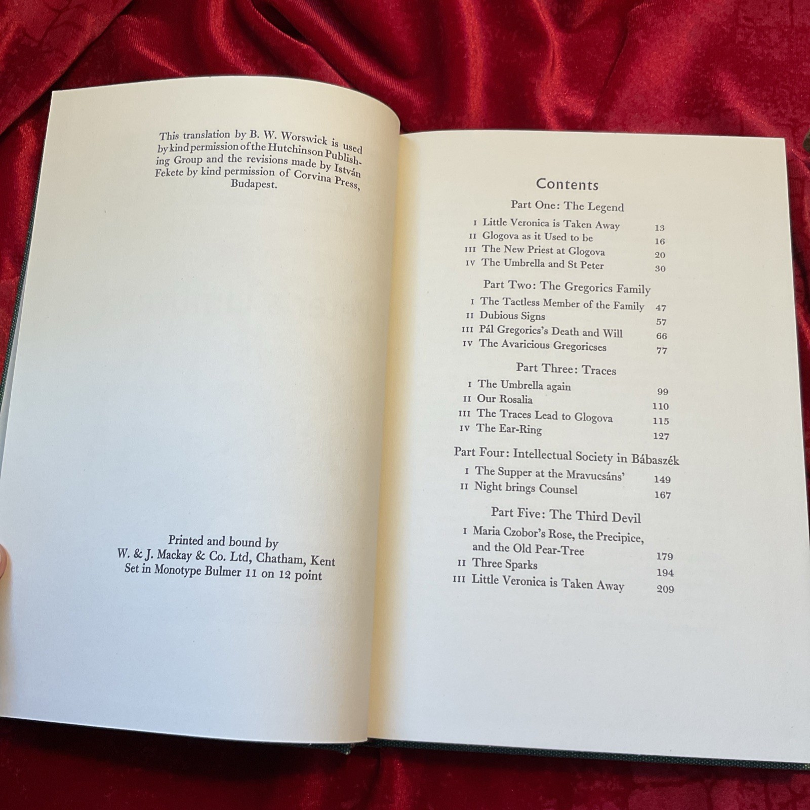 St Peter’s Umbrella – Kálmán Mikszáth 1966 Folio Society Illustrated Slip Case