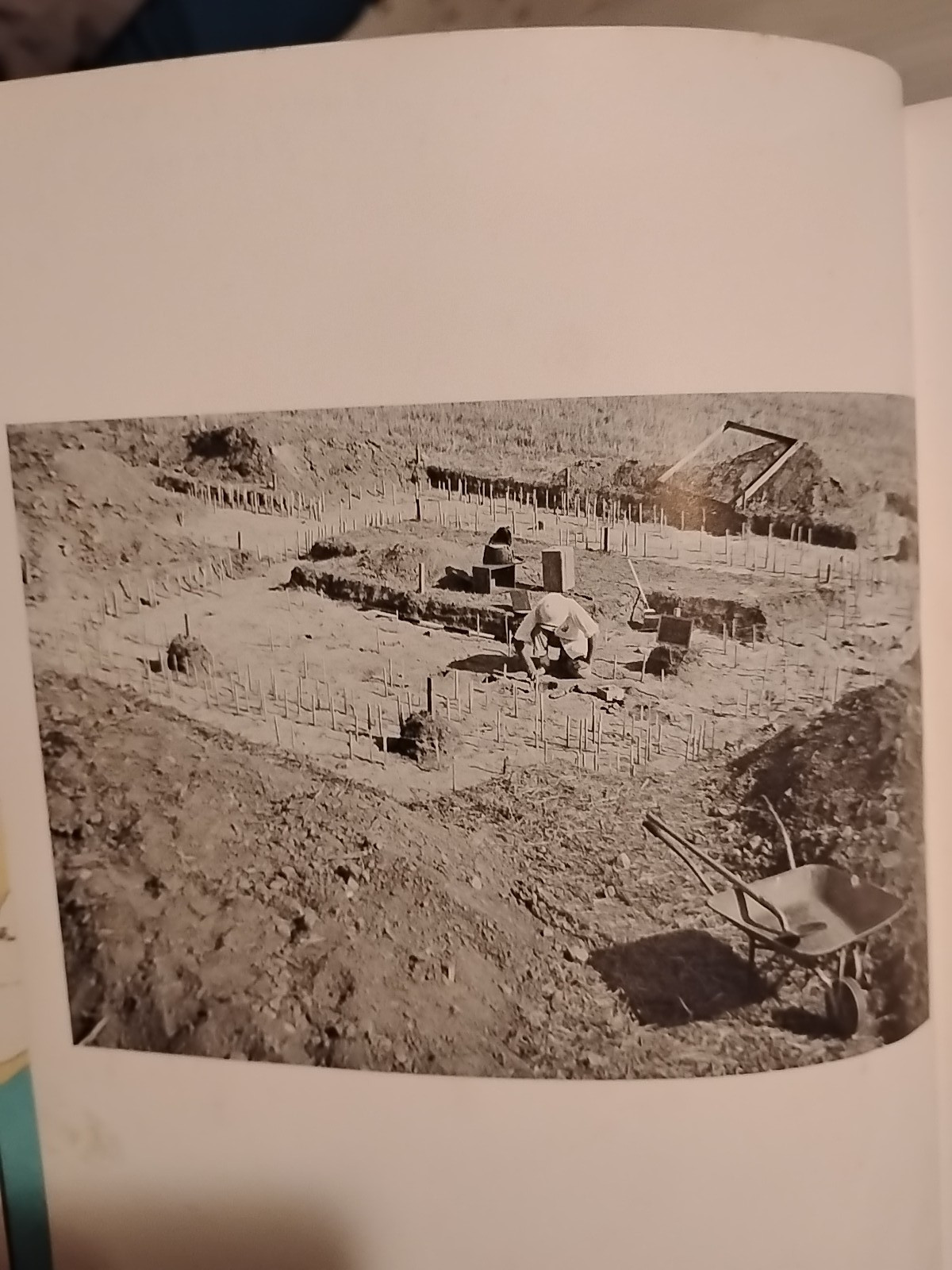 The Archaeology Of New York State, 1965, 1969 Revised. Illustrated. Vintage