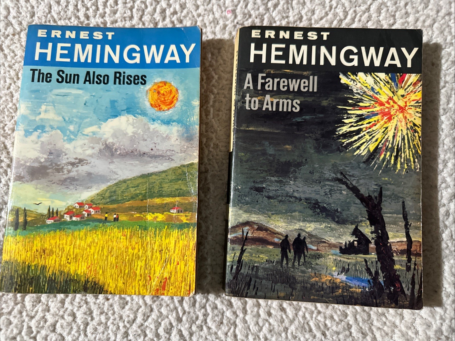 Vintage Lot 2 ERNEST HEMINGWAY Scribners Trade Paperback Books SL5 SL61