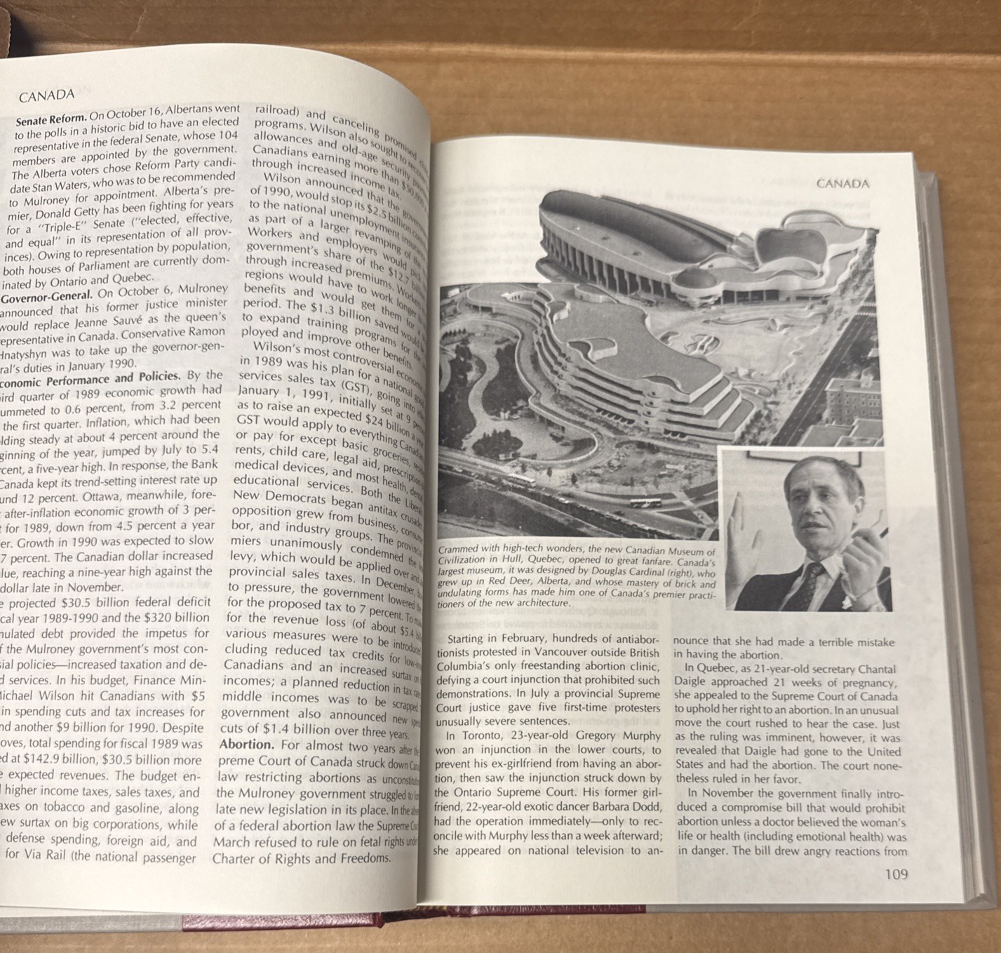 1990 Funk & Wagnalls New Encyclopedia Yearbook (HARDCOVER, GOOD)