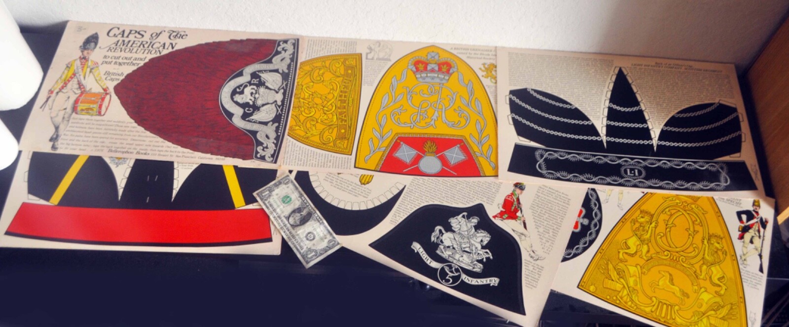 CAPS OF THE AMERICAN REVOLUTION. Complete Set III. Cut Out Book 1976 Bellerophon
