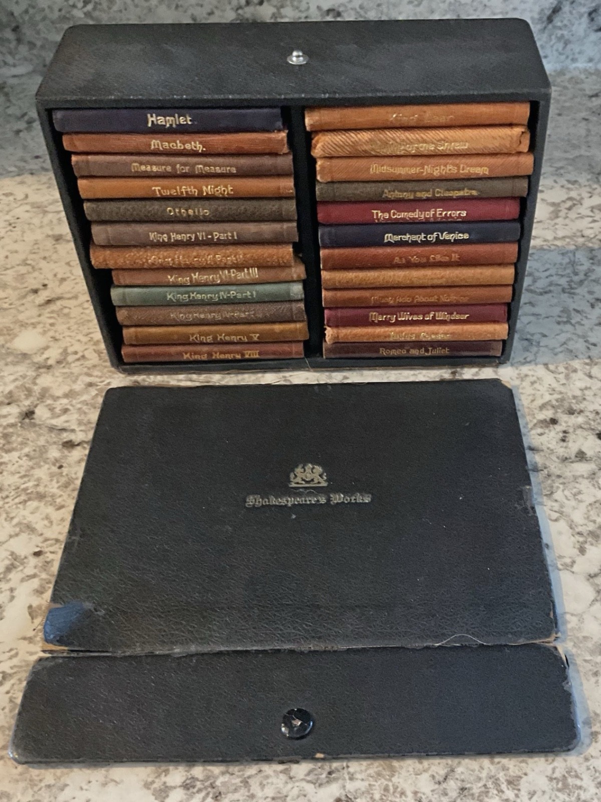 Antique 24 volume boxed set of miniature Shakespeare Books Knickerbocker Co. NY