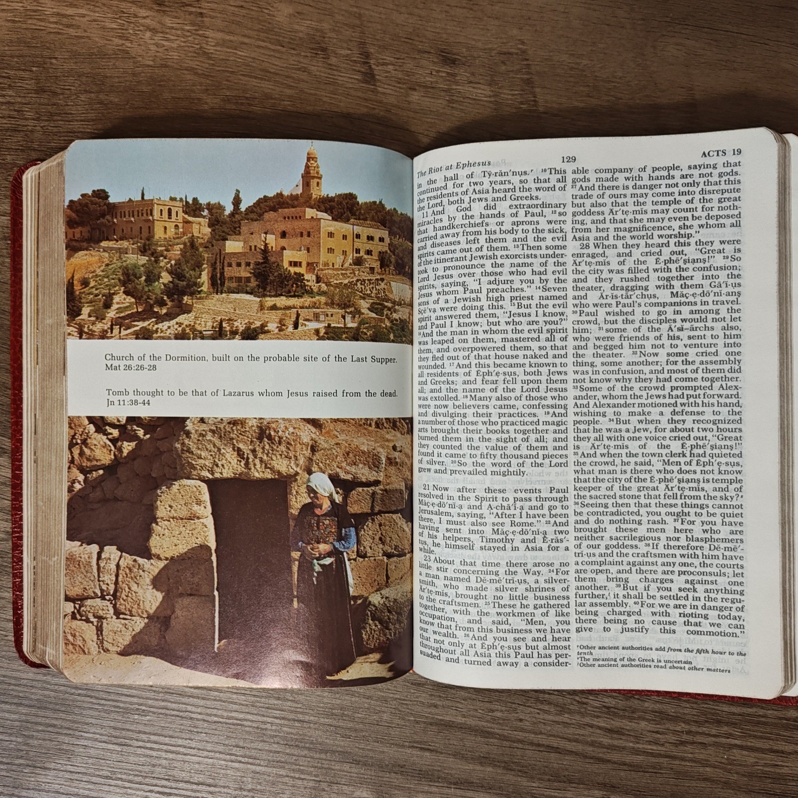 Thomas Nelson Holy Bible RSV Second Edition Red Faux Leather 1971 Vintage