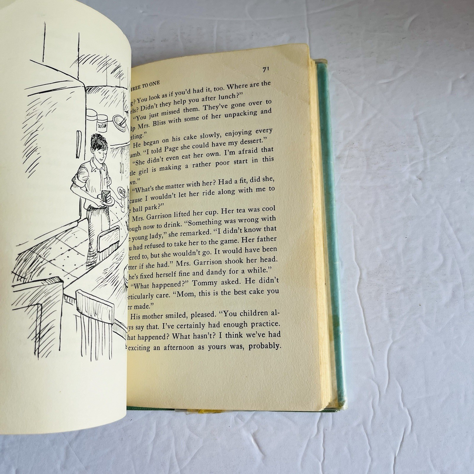 Mystery Box Jean Bothwell 1967 Dial Press Vintage Childrens Hardcover Book DJ