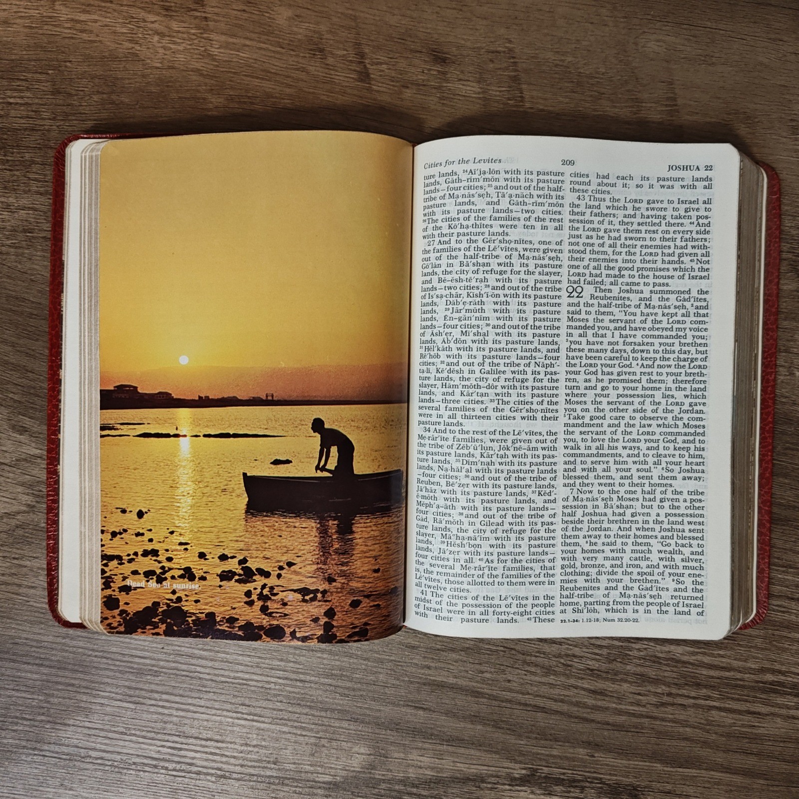 Thomas Nelson Holy Bible RSV Second Edition Red Faux Leather 1971 Vintage