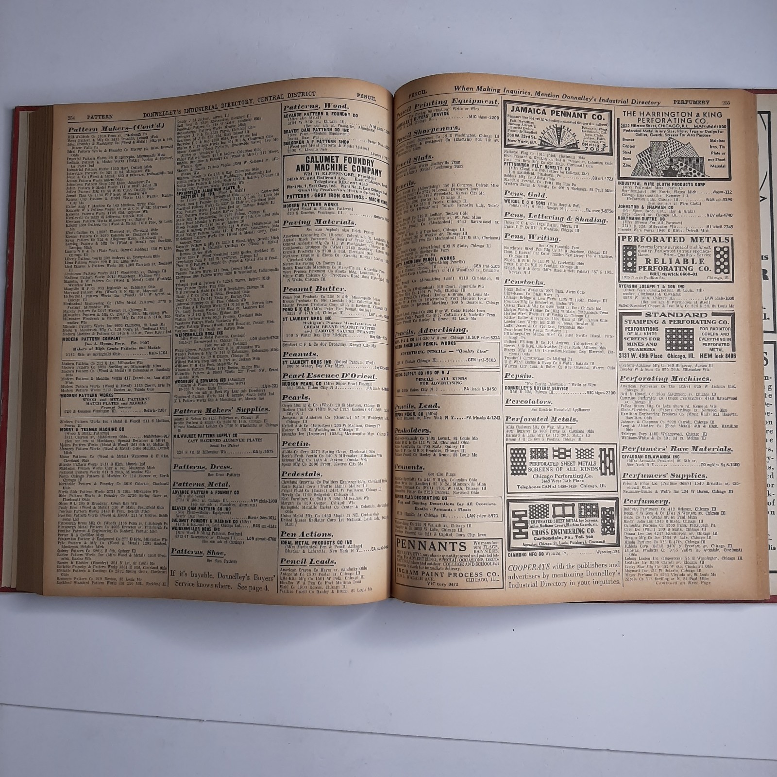 DONNELY’S INDUSTRIAL DIRECTORY CENTRAL DISTRICT 1932 Buyer’s Guide HC book OS36