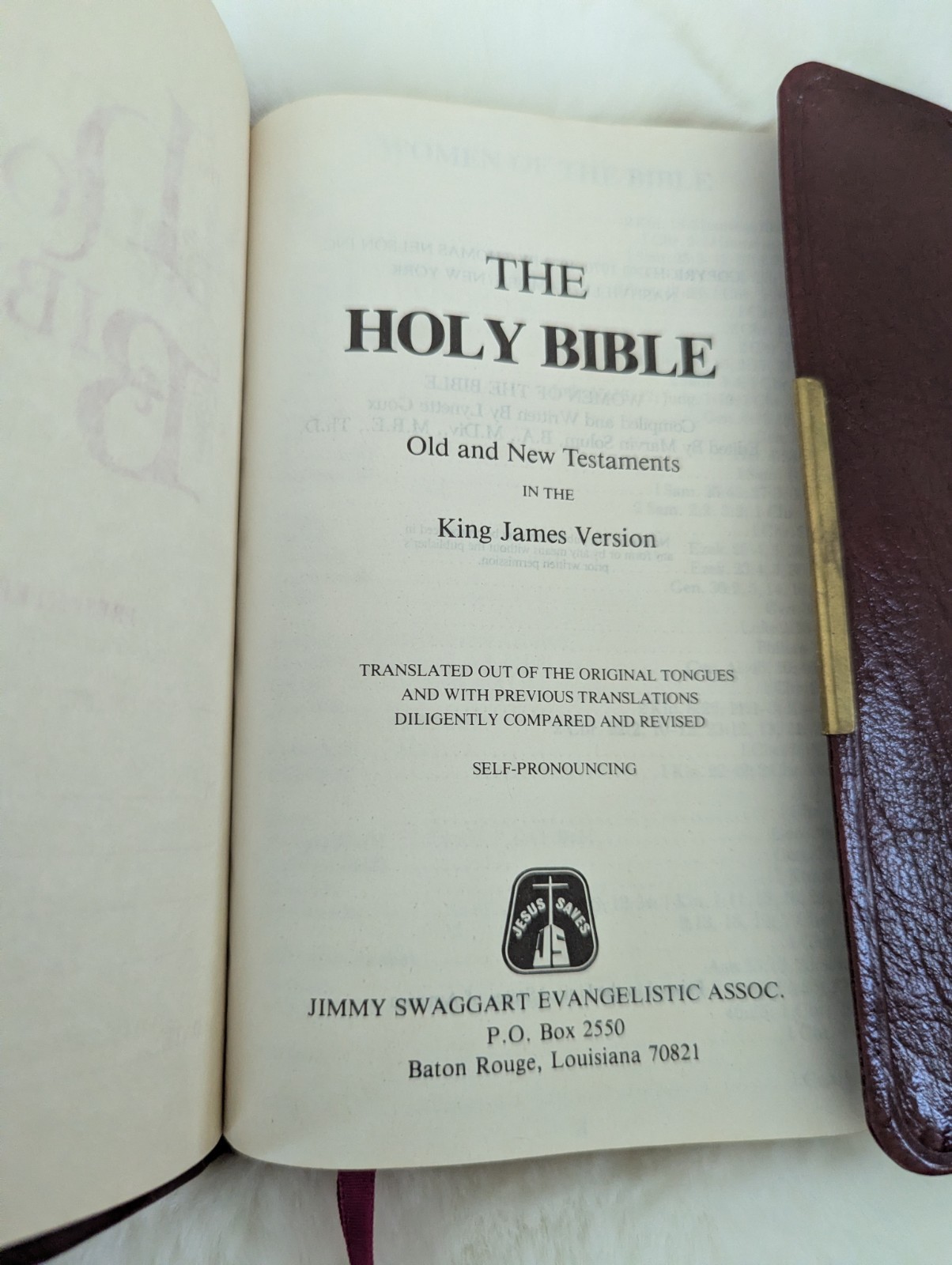 Thomas Nelson KJV Holy Bible Red Bonded Leather Red Letter Metal Clip/Snap 1972
