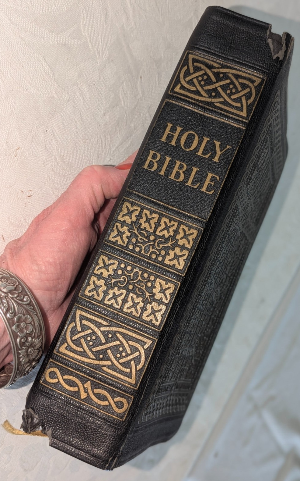 Vintage KJV Holy Bible 1950 King James Golden Book Edition 1950 Embossed Leather