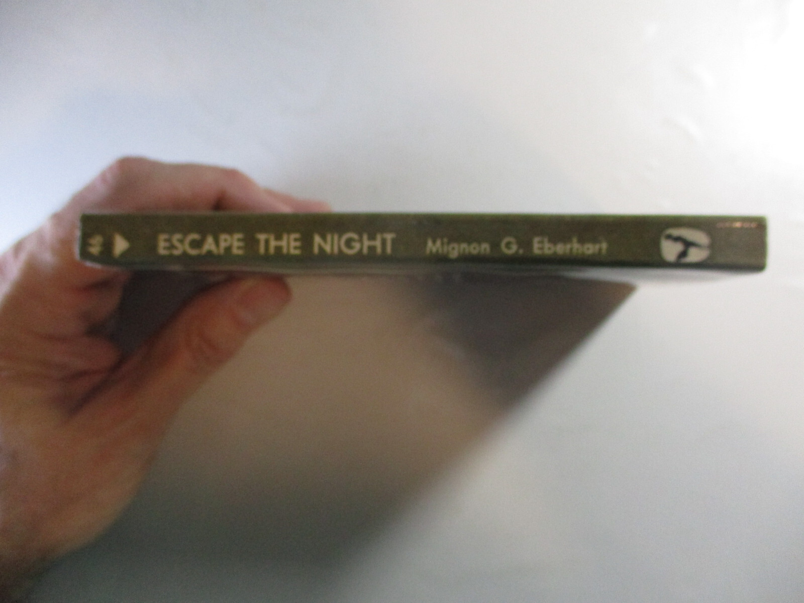 Escape The Night, Mignon Eberhart, Bantam Paperback, 1946