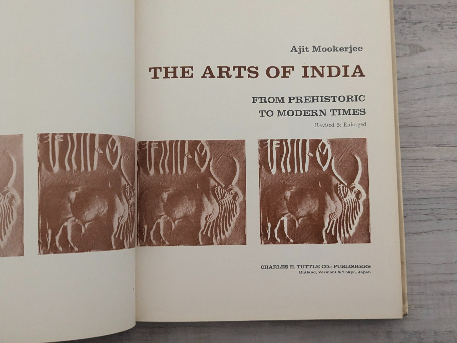 The Arts of India: Preshistoric to Modern Times; Mookerjee – HC/DJ/vintage 1966