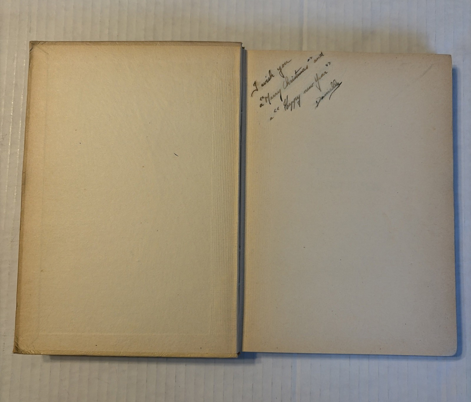 Lot of (2) Vintage French Books Au Marche and L’Histoire Merveilleuse