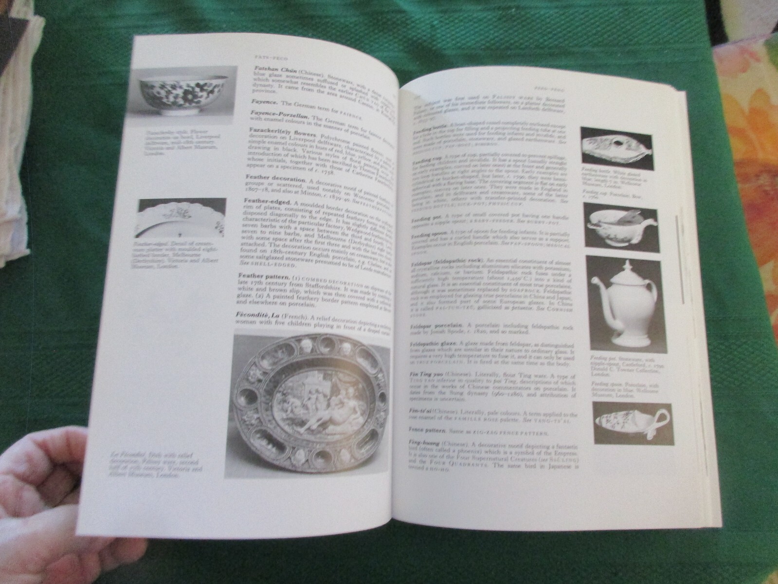 An ILLUSTRATED DICTIONARY of CERAMICS * George Savage; & Harold Newman*320 Pages