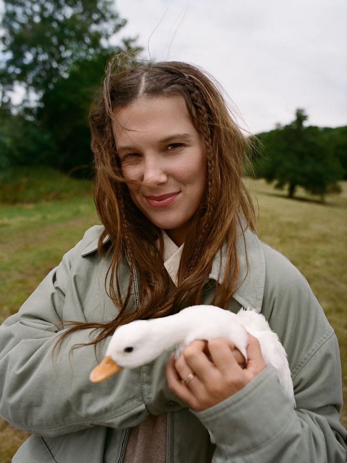 VOGUE UK-BRITISH MAGAZINE-DECEMBER 2025-MILLIE BOBBY BROWN-Brand New