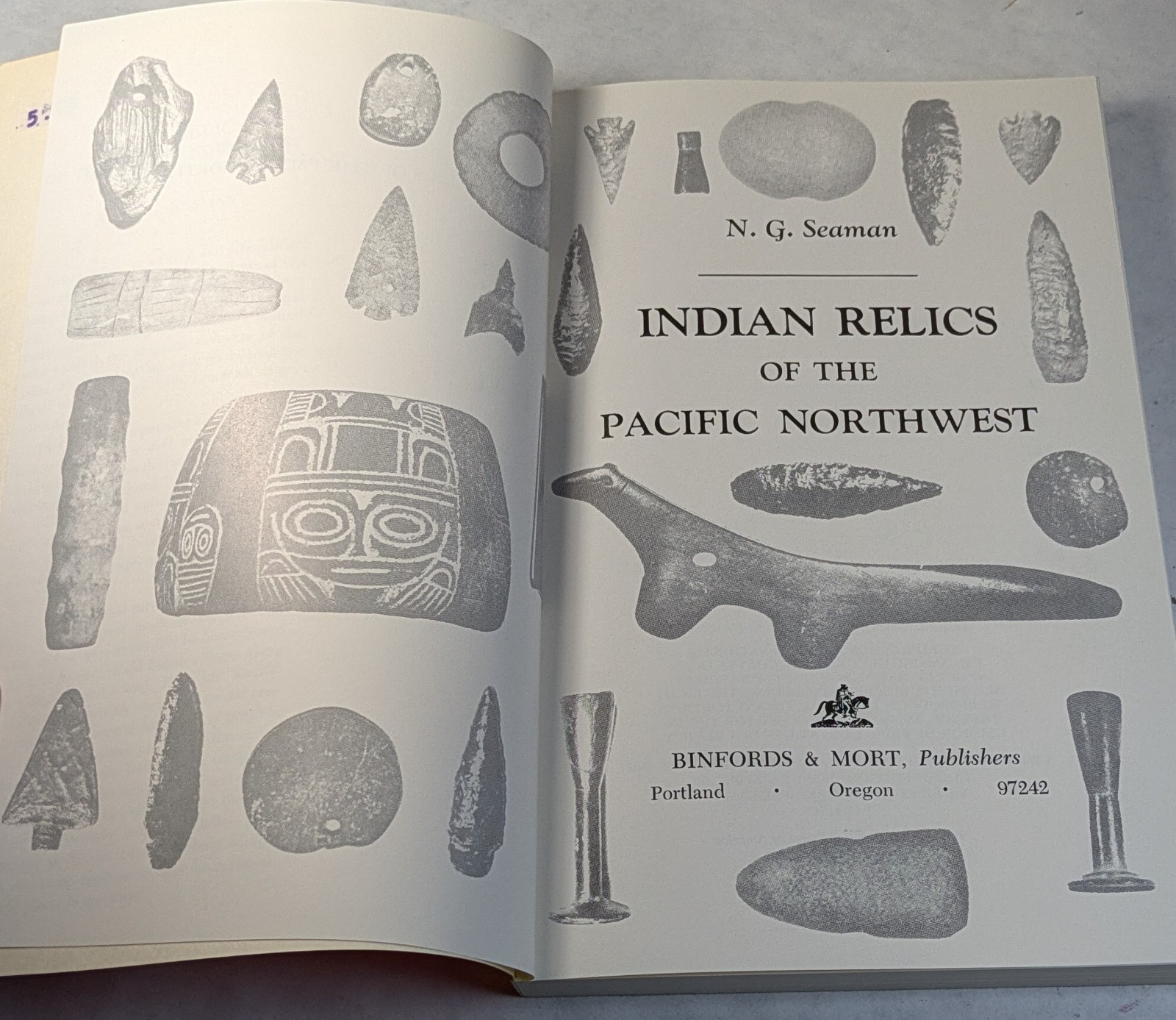 1974 INDIAN RELICS OF THE PACIFIC NORTHWEST BY N.G.SEAMAN BOOK