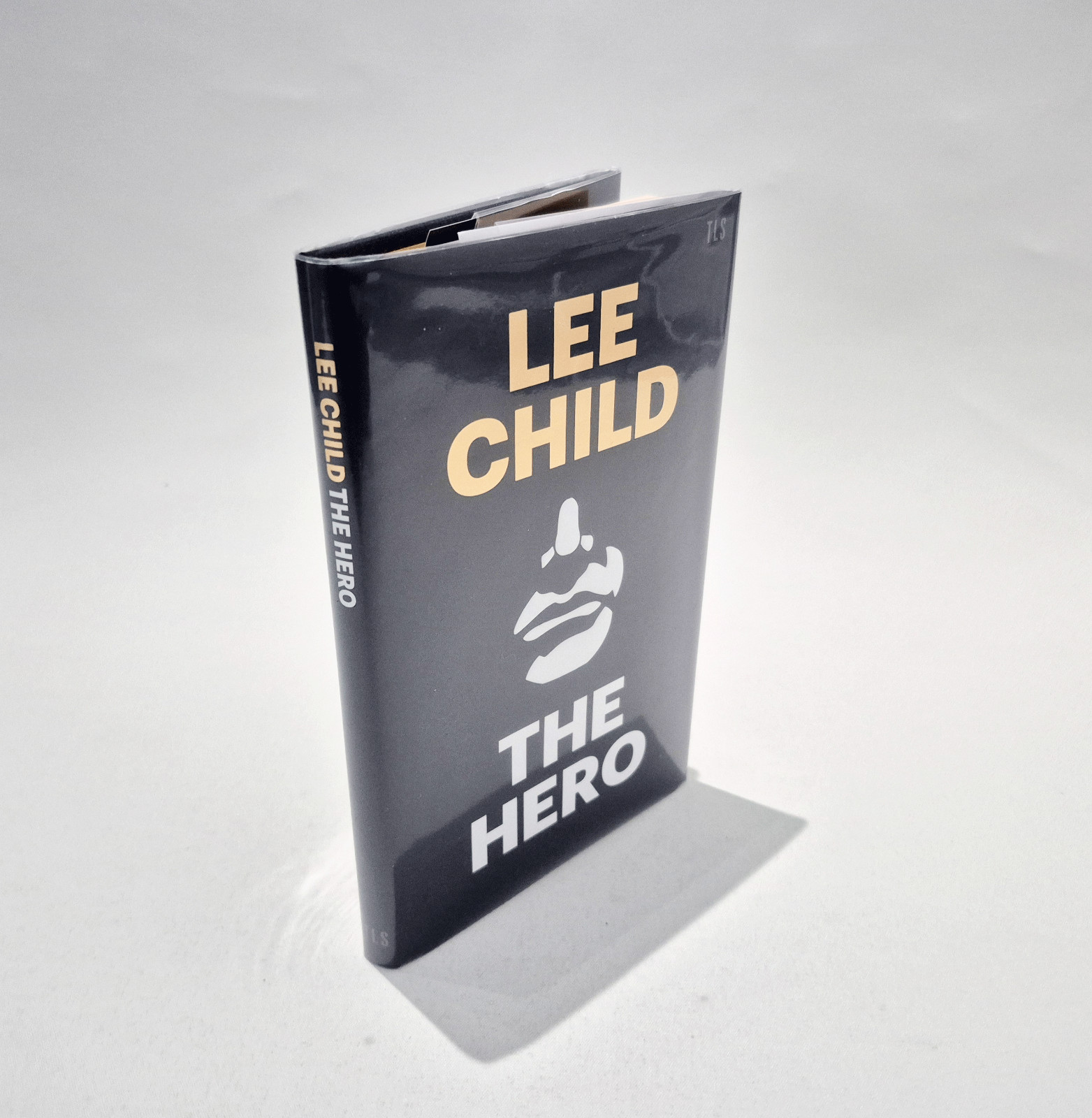 The Hero – SIGNED – Lee Child – 1st edition / 1st imp – Like New cond