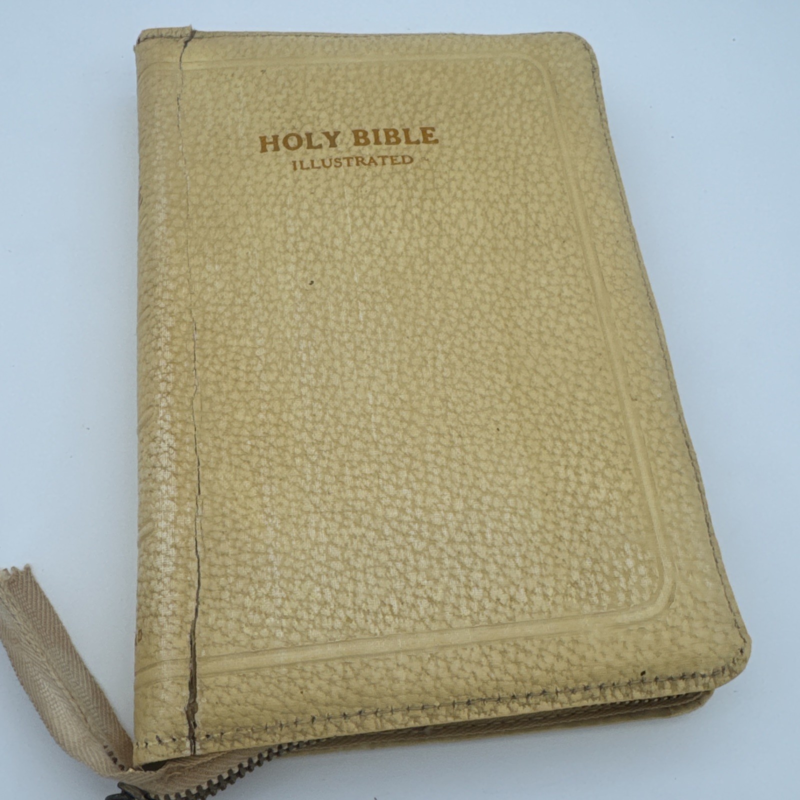 VTG 1950s KJV Holy Bible Illustrated Edition White With Zipper And Cross Charm