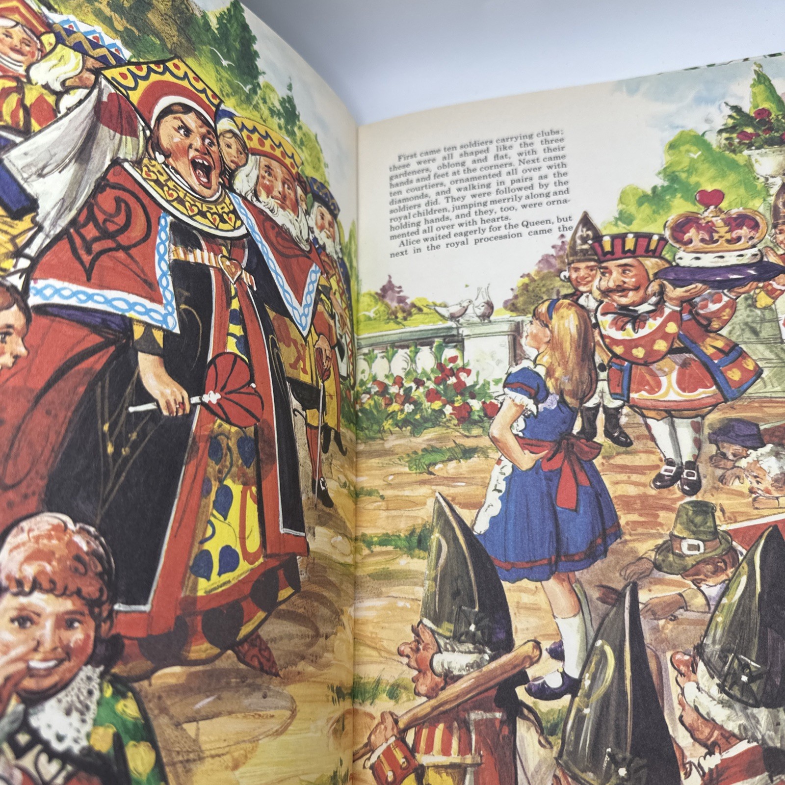 Vintage A Golden Book ~ LEWIS CARROLL’S ALICE IN WONDERLAND 1976
