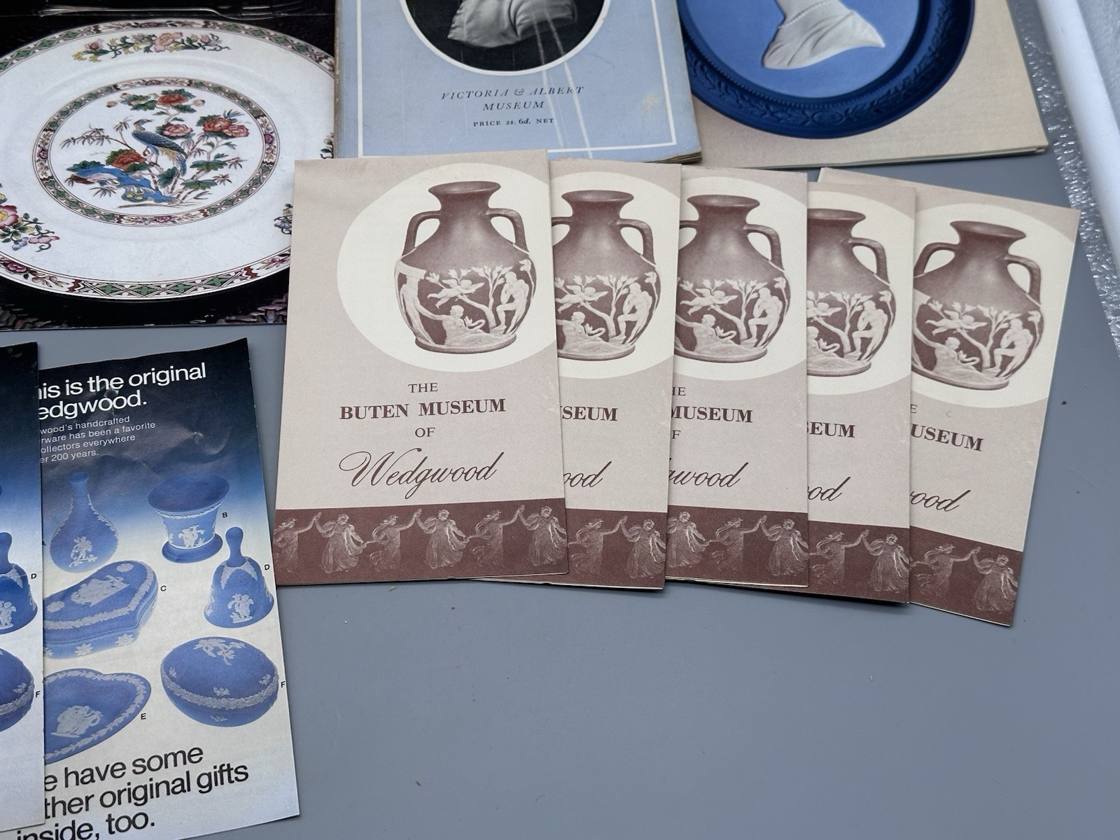 Wedgwood Lot of Vintage Books Booklets Ephemera 1950’s – 1970’s!