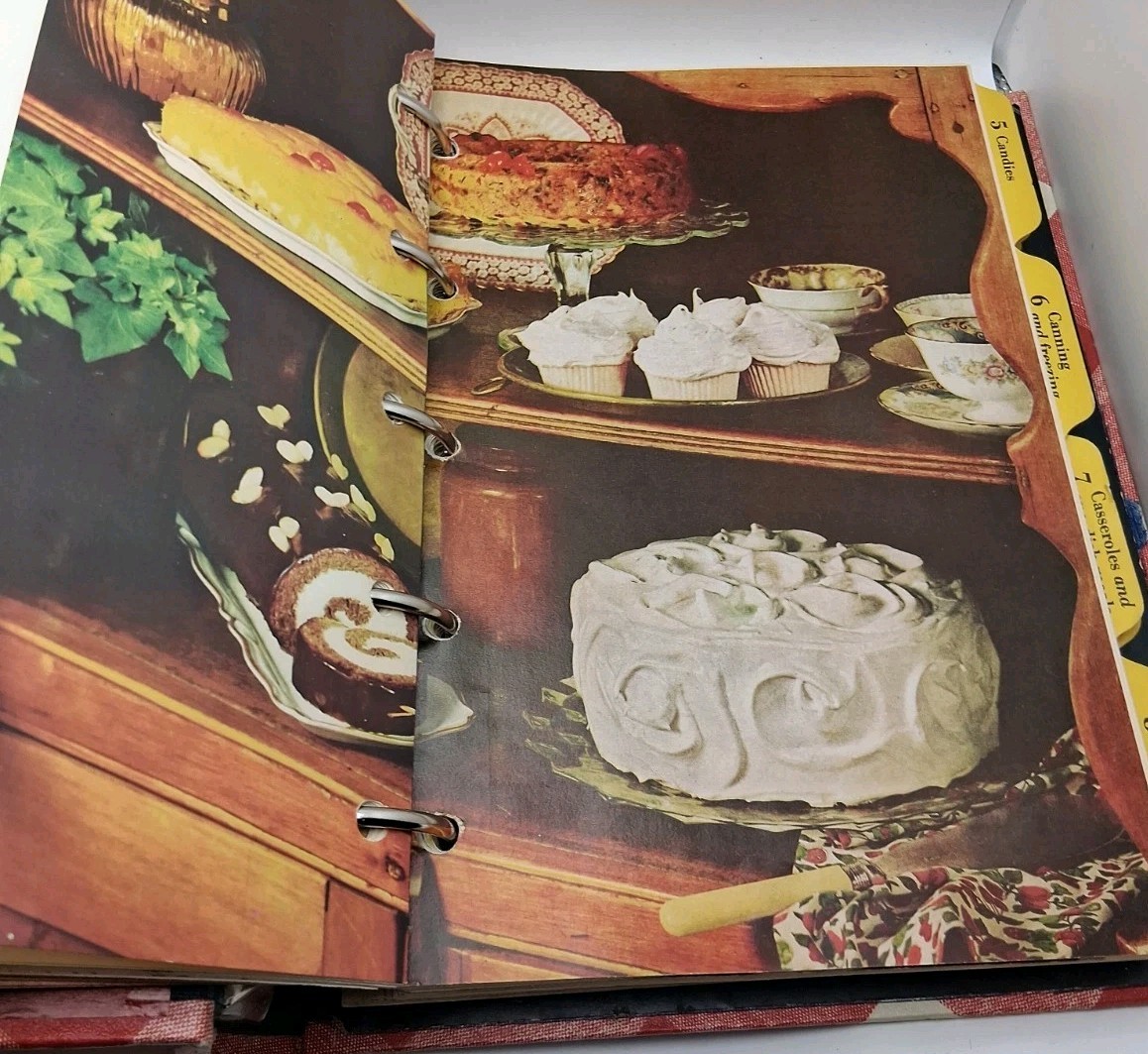 Better Homes and Gardens New Cook Book 1969 Second Printing 5-Ring Binder VG HC
