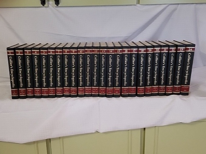 1991 Collier’s Encyclopedia Complete Set 24 Volumes Vintage Vol 1-24