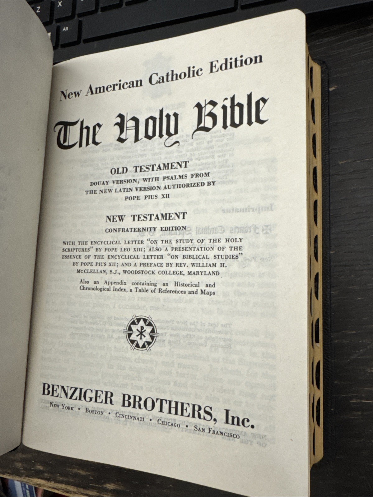 Vintage 1952 The Holy Bible Benzinger Brothers Inc HC Black Gold Indexed