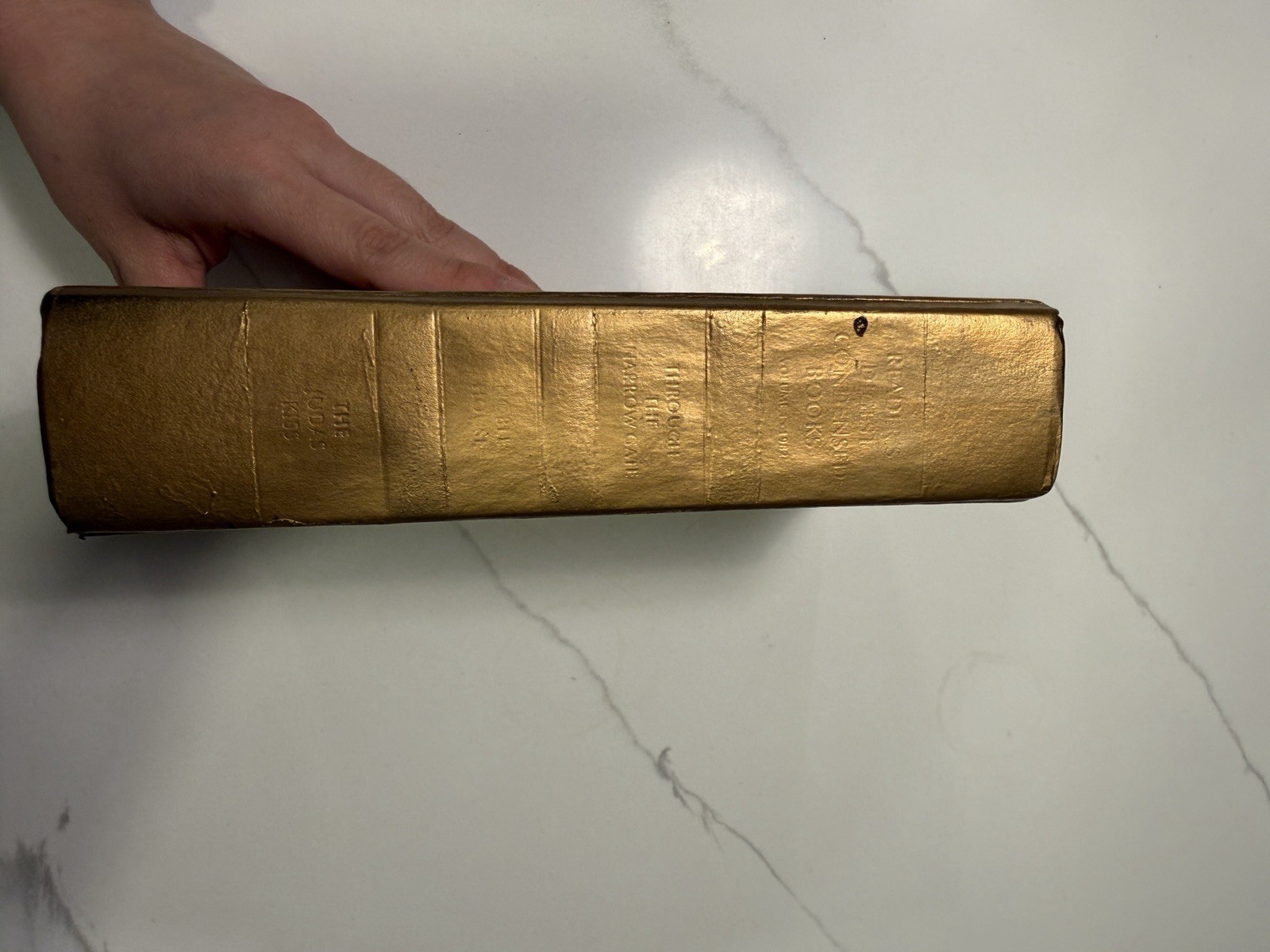 Vintage Readers Digest Condensed Books: 1982 Volumes 1, Gold.