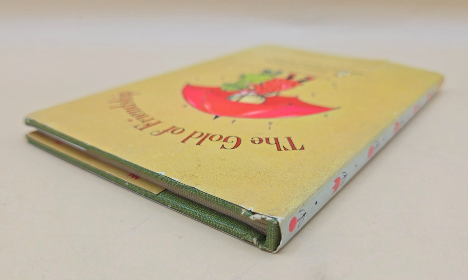 VINTAGE 1967 Hallmark THE GOLD FRIENDSHIP Mini Hardcover w/Dust Jacket, VGC