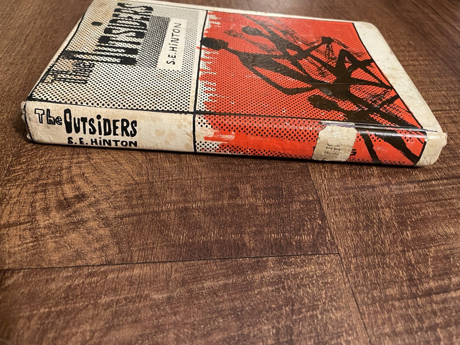 THE OUTSIDERS by S. E. HINTON 1967 Reinforced Binding VIKING PRESS Ex Libris