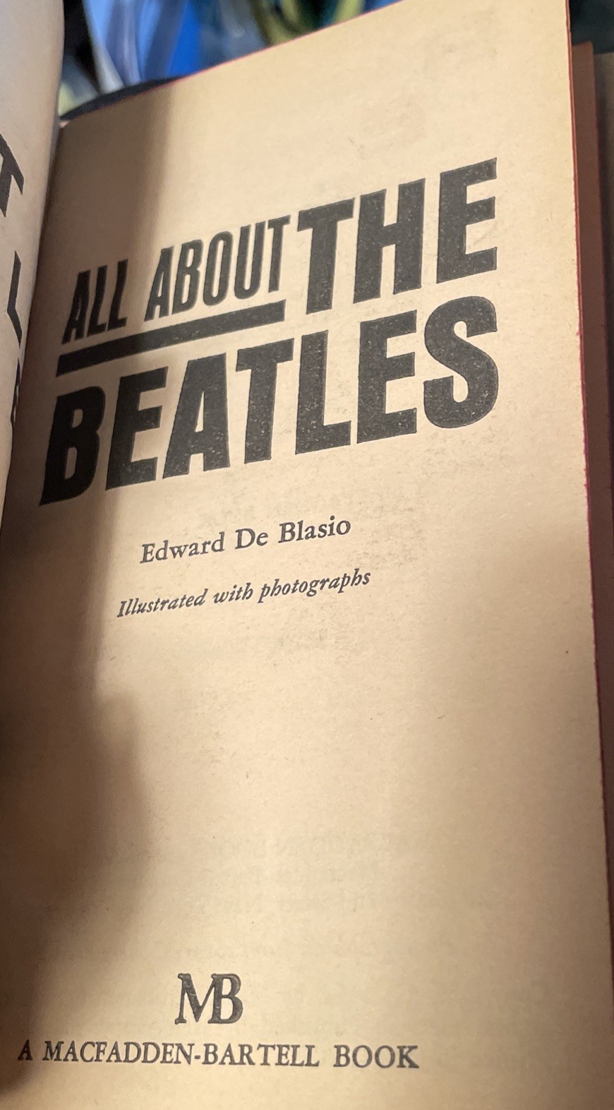 1964 Macfadden Books #50-210 ALL ABOUT THE BEATLES Edward De Blasio PHOTOS
