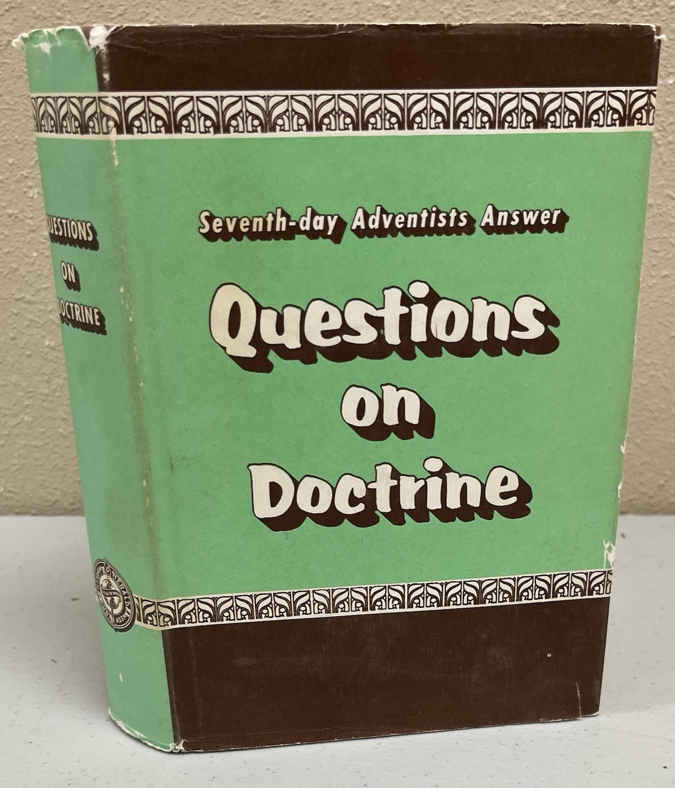 VINTAGE Seventh-day Adventists Answer QUESTIONS ON DOCTRINE 1957 1st Ed, HC, DJ