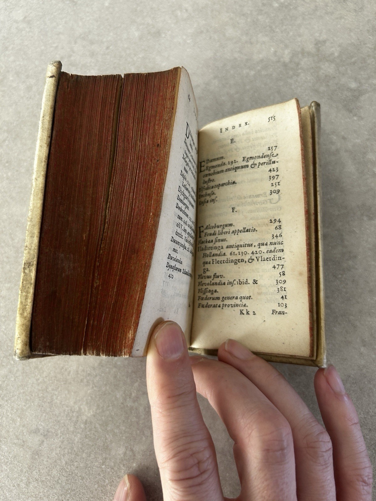 1641 Elzevier Miniature Book Thomas Smith De Republica Anglorum Leiden Vellum