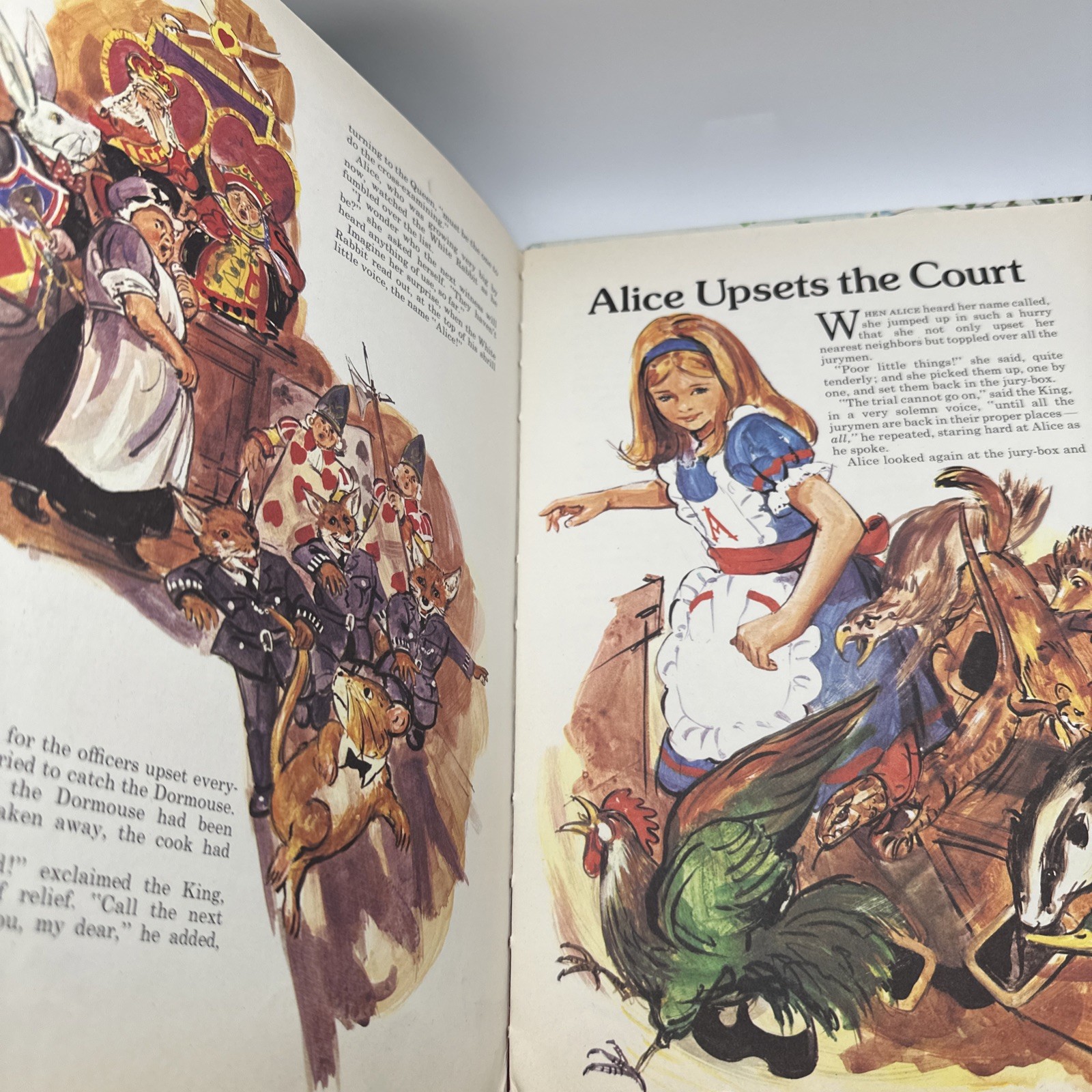 Vintage A Golden Book ~ LEWIS CARROLL’S ALICE IN WONDERLAND 1976