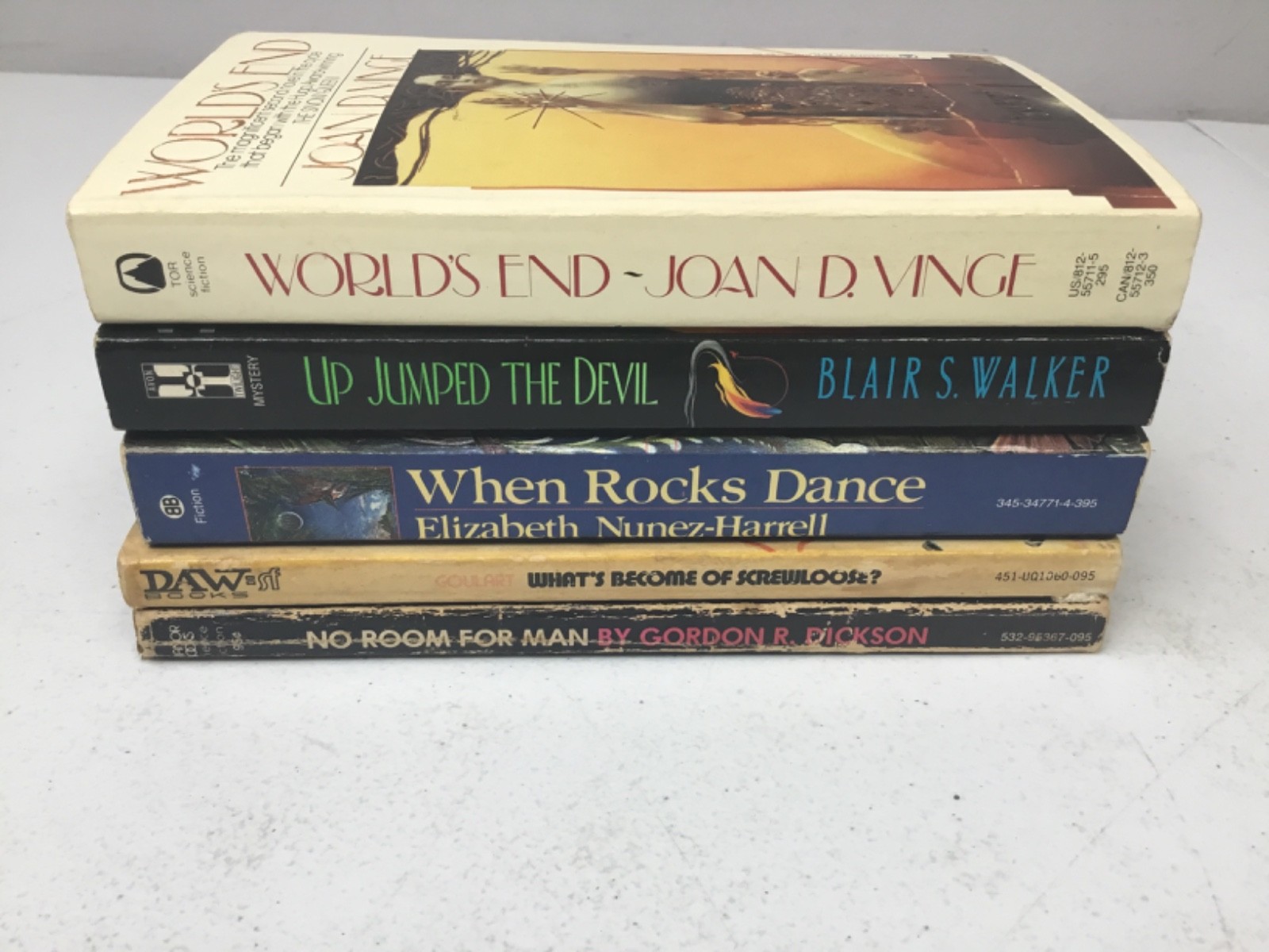 Lot of 5 Mixed Vintage SciFi/Fantasy Books. PB