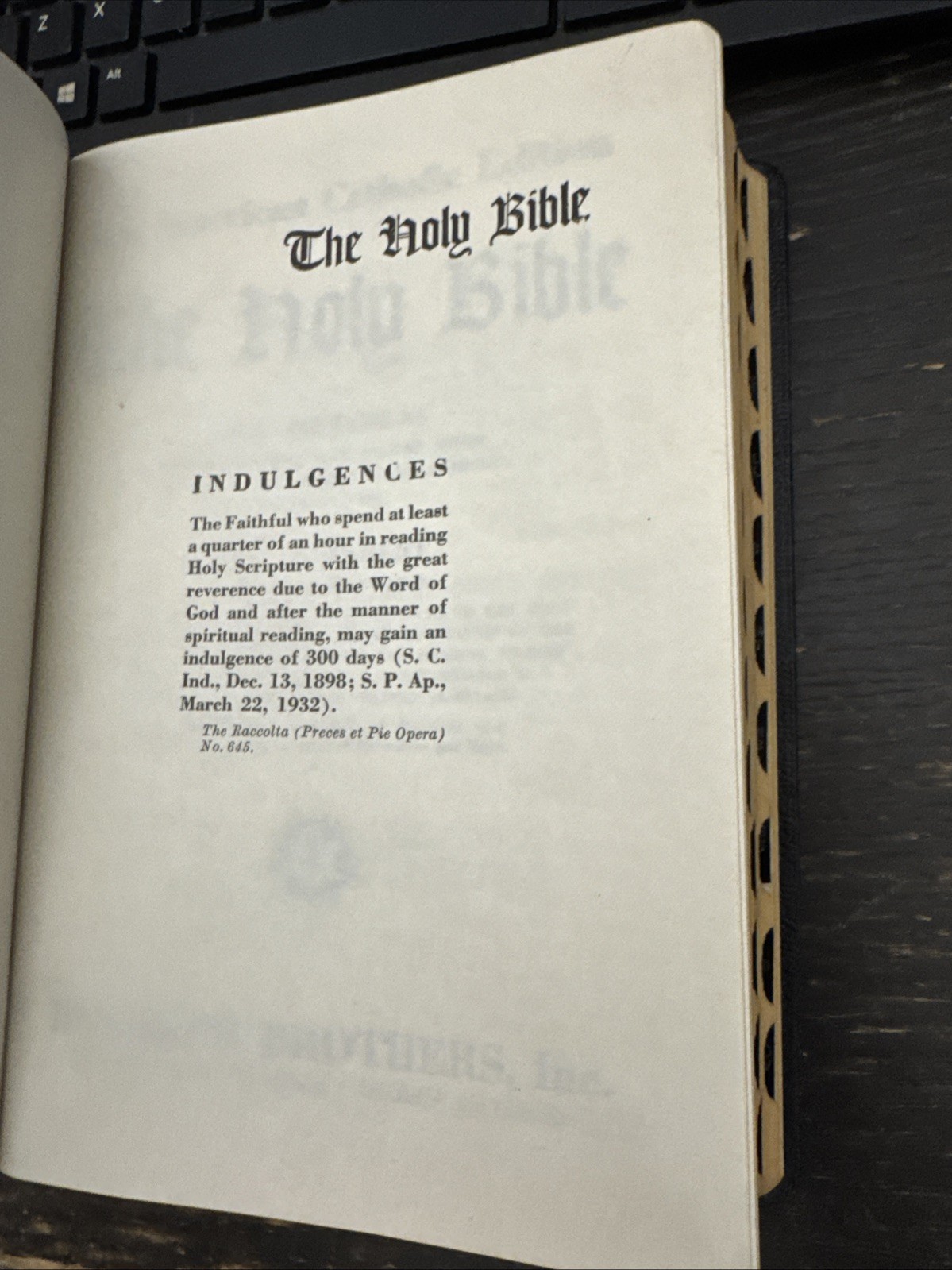 Vintage 1952 The Holy Bible Benzinger Brothers Inc HC Black Gold Indexed