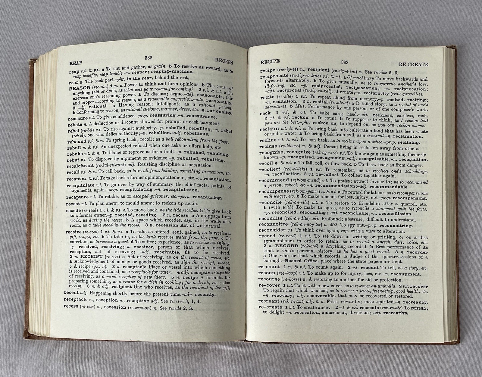 Vintage Nuttalls STUDENTS Dictionary Of The English Language 1947 Cloth Bound