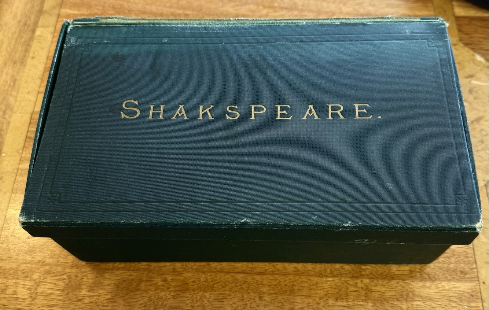 Handy Volume Collection Shakespeare. Bradbury, Agnew & Co. Green c1866 13 Vols