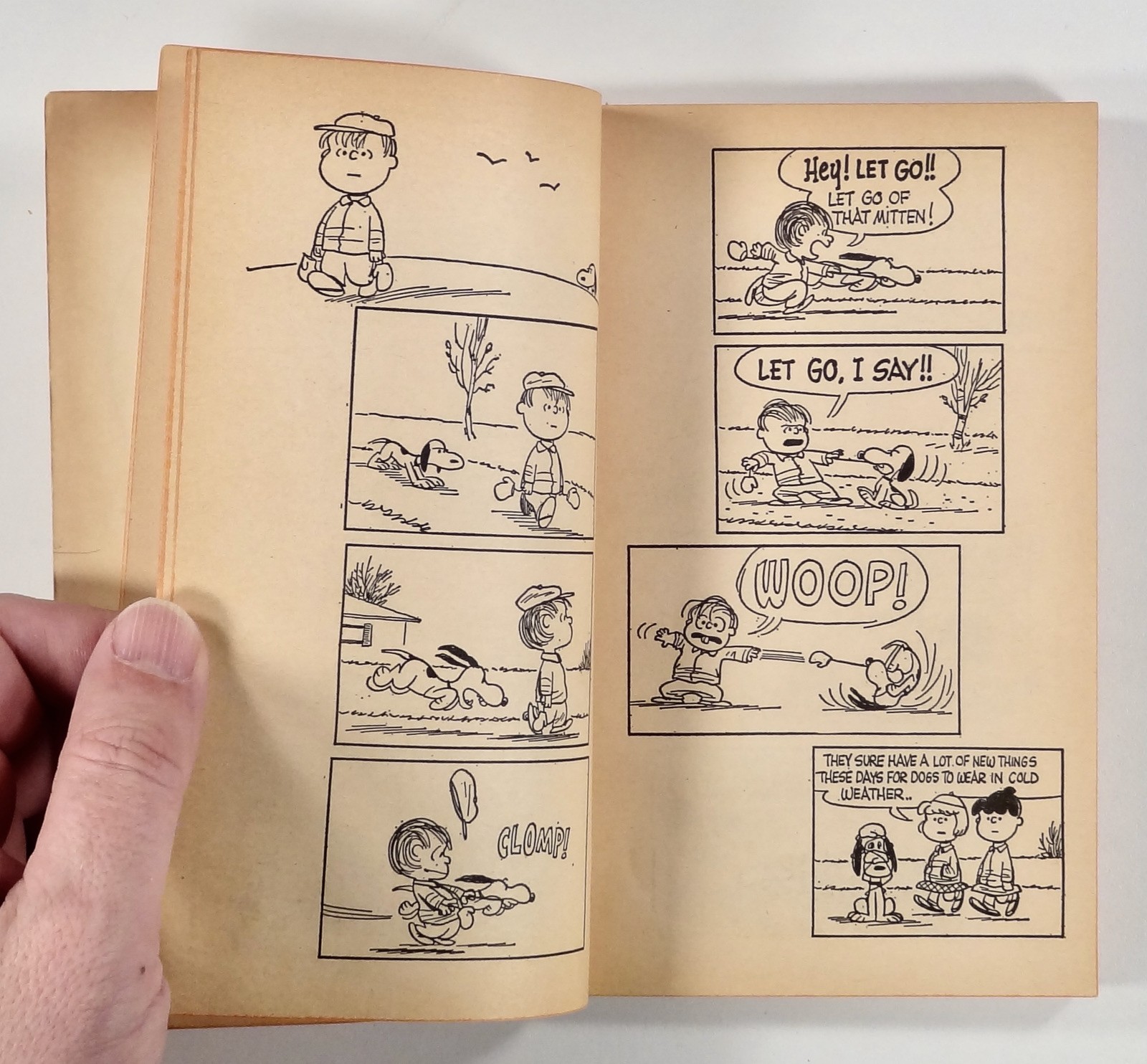 1970s Schulz YOU’RE MY HERO, CHARLIE BROWN! Fawcett Crest pb #D1147 Peanuts